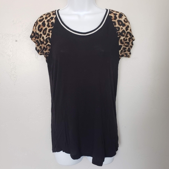 Rue21 Medium Black Leopard Short Sleeve Raglan Shirt Soft Stretchy Top - Picture 1 of 5